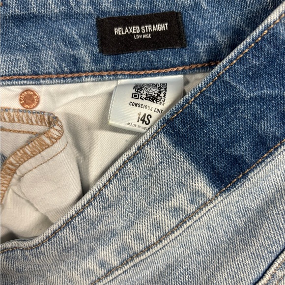 Express Relaxed Straight Low Rise Distressed Jeans Size 14S Light Wash - Picture 10 of 10